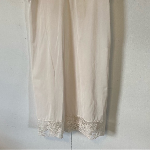 Vintage Vanity Fair Full Slip Blush Pink Lace 100% Nylon Nightie Womens Small 36 - Picture 3 of 13